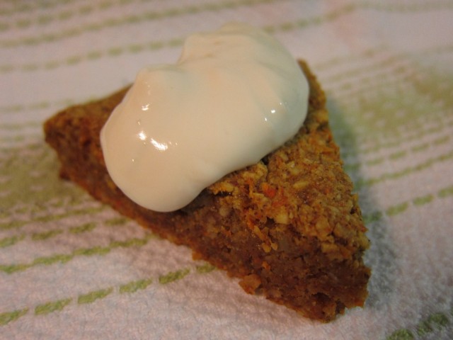 Carrot cake breakfast bar with yogurt