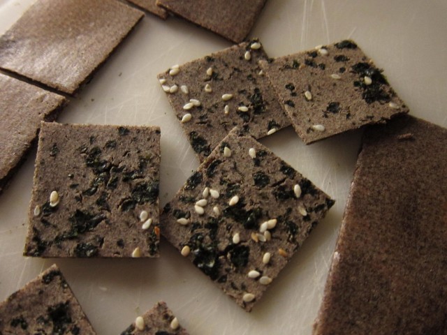 Soba sesame seaweed crackers