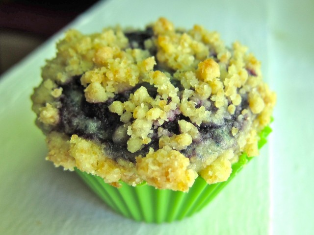 Blueberry crumb muffin