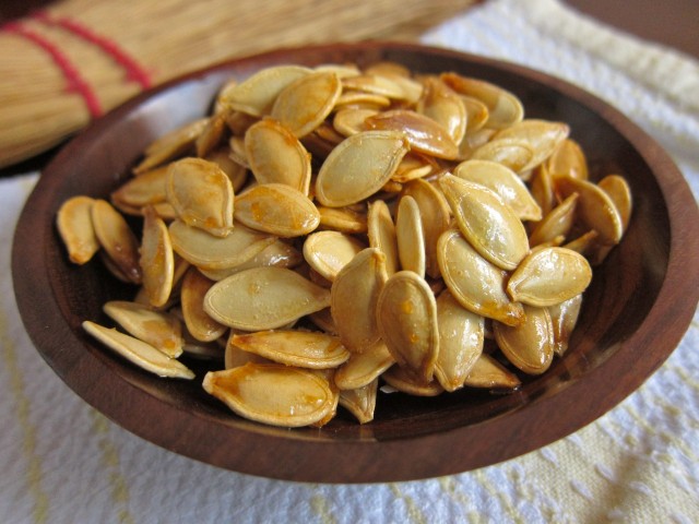 kettle corn pumpkin seeds close up 1