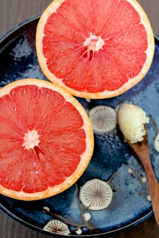 sliced grapefruit